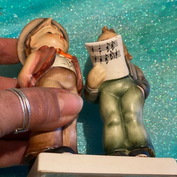 Set of (2) Hummel Collectible Figurines - Picture 2 of 9